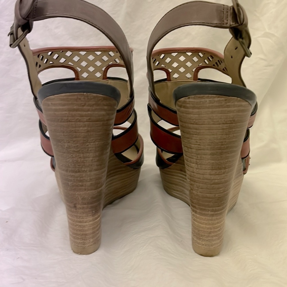 Platform sandals - Picture 4 of 11